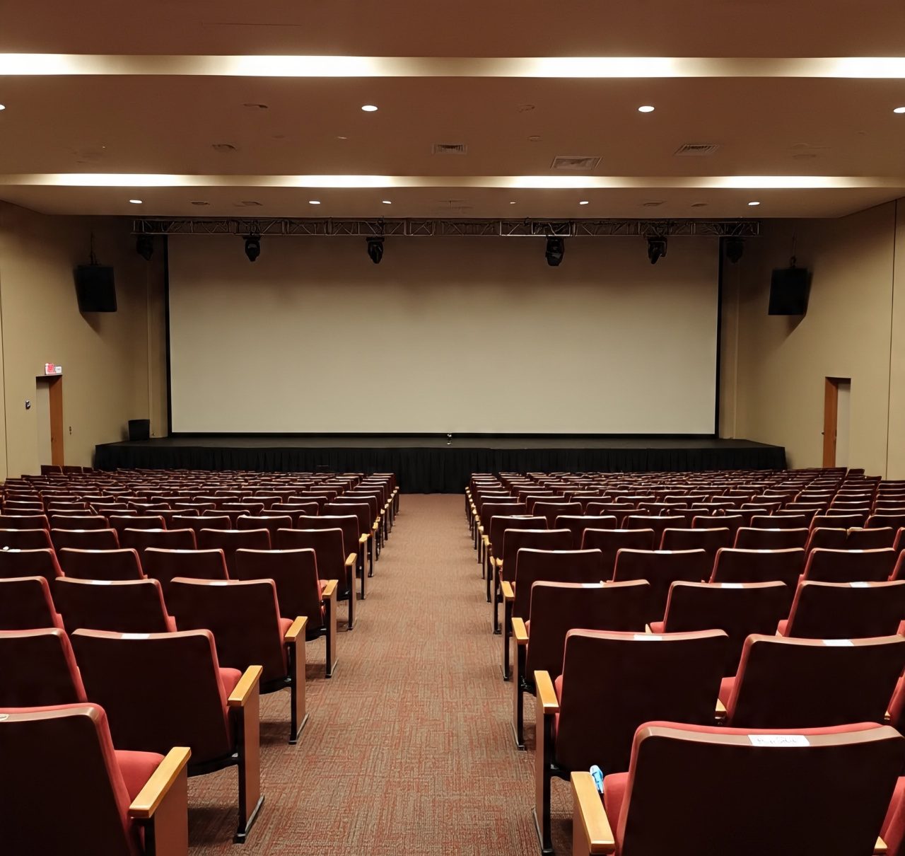 Memahami pengertian seminar dan tujuannya untuk yang ingin mengadakan seminar berkualitas